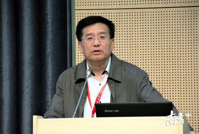 中国新闻社原社长章新新。