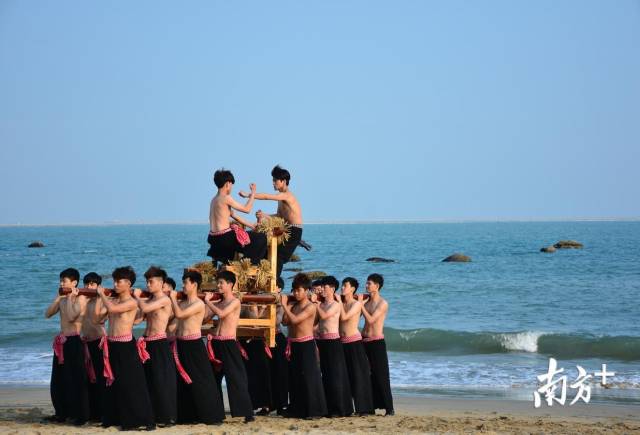 学生在舞蹈的学习与排练过程中，收获传承的力量。受访者供图